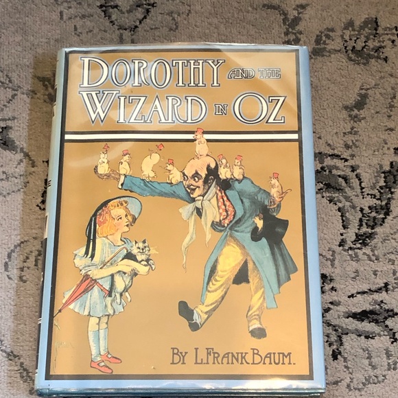 'Dorothy and the Wizard in Oz' Book - Tan Hard Cover - Picture 1 of 5